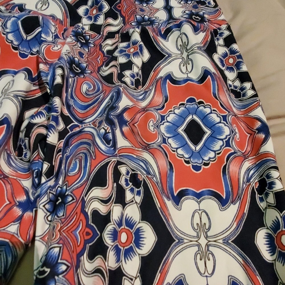 Liquido patterned capris - Picture 2 of 2